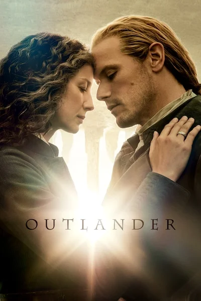 Affisch för tv-serien Outlander med ett kärlekspar i en stämningsfull, ljusfylld silhuett, en del av Viking IPTV:s serieutbud